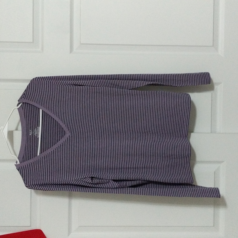 #.NWOT Apt. 9 Intimates Purple & Black Stripes V-Neck Long sleeve Top. Large